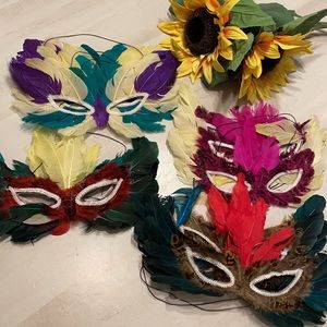 PHOTO BOOTH FUN - 12 Mardi Gras Masks With Feathers